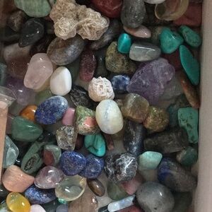 10 MYSTERY STONES RANDOM 
Assorted Polished Gemstones